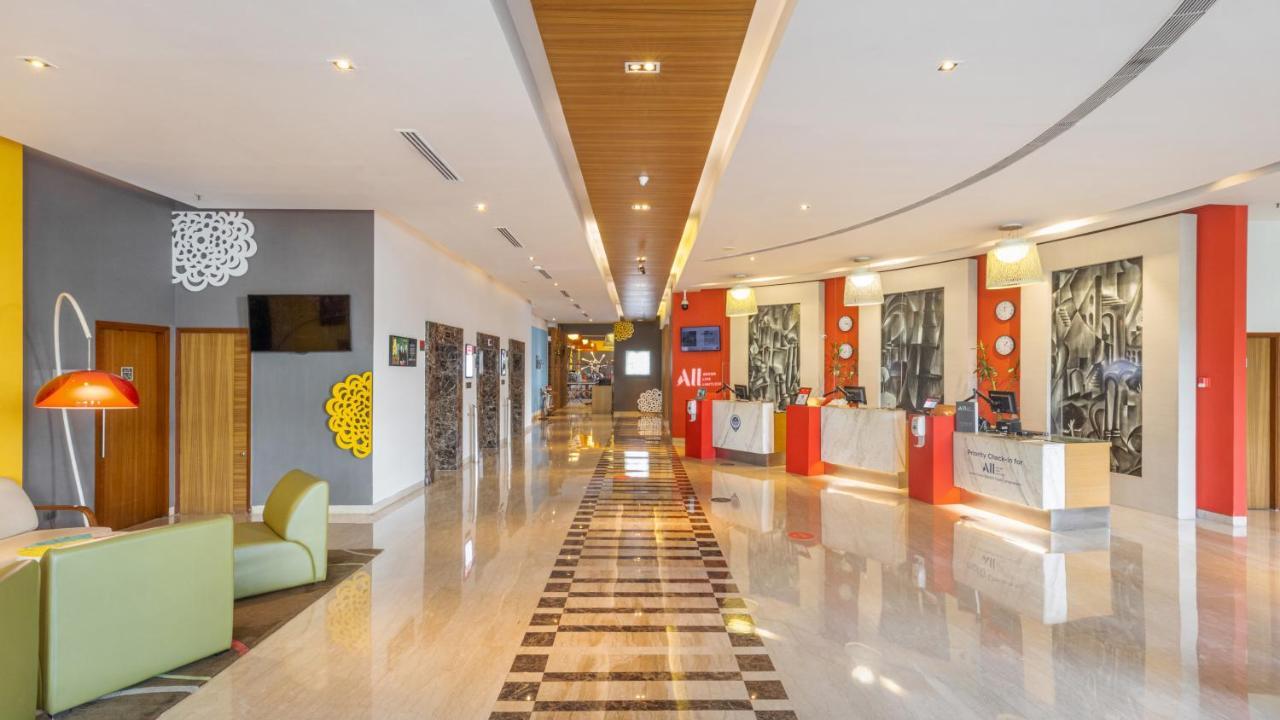 מלון Ibis Gurgaon Golf Course Road - An Accor Brand מראה חיצוני תמונה