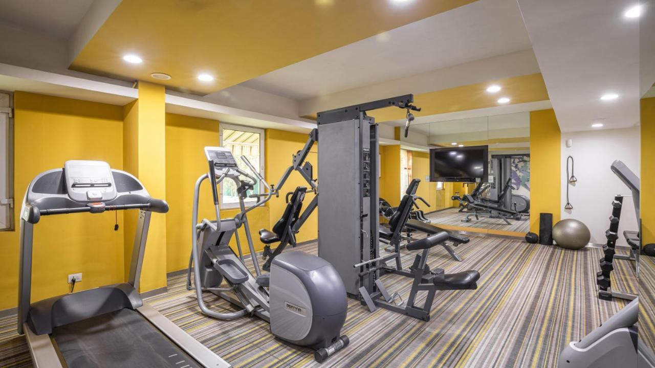 מלון Ibis Gurgaon Golf Course Road - An Accor Brand מראה חיצוני תמונה