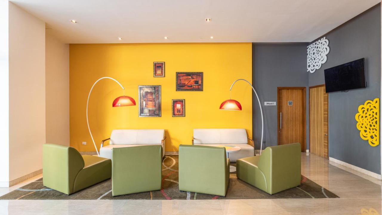 מלון Ibis Gurgaon Golf Course Road - An Accor Brand מראה חיצוני תמונה