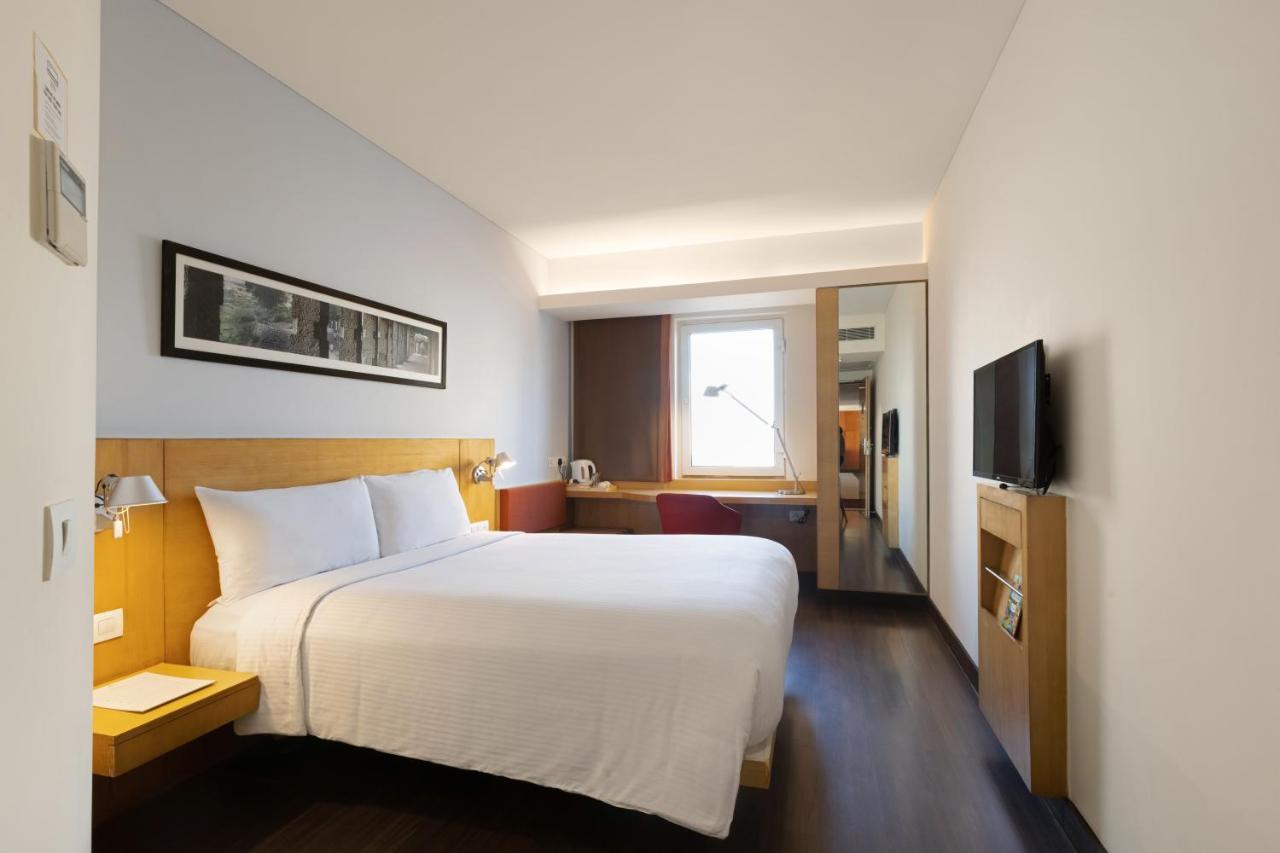 מלון Ibis Gurgaon Golf Course Road - An Accor Brand מראה חיצוני תמונה